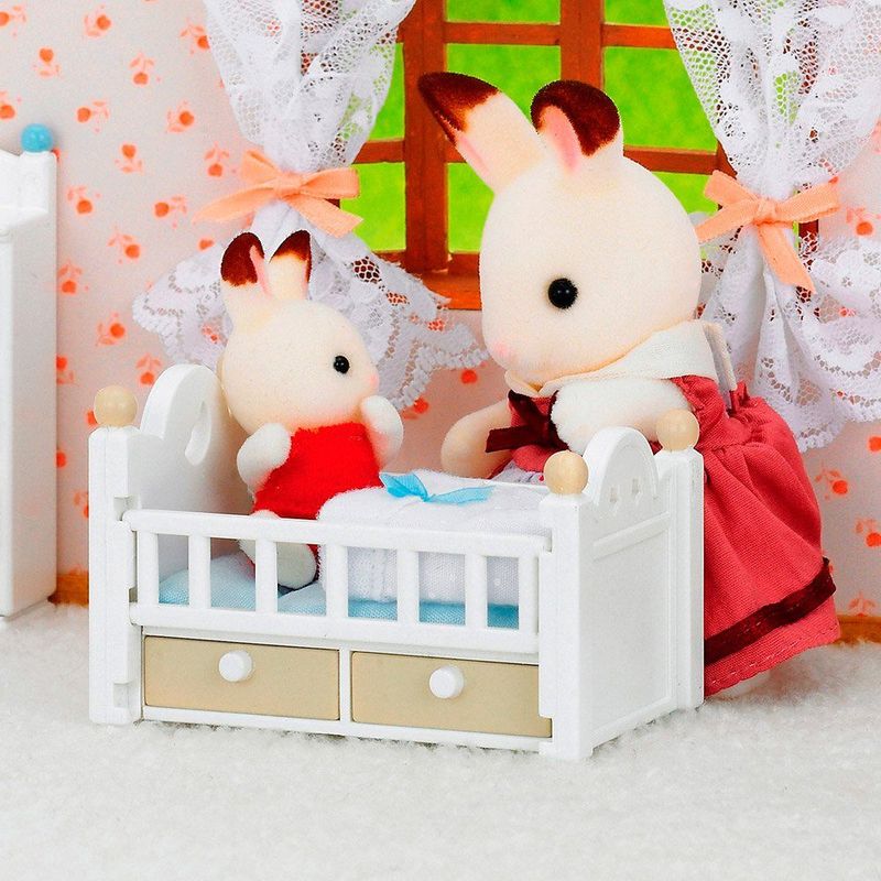 5017_Sylvanian_Families_Bebe_Coelho_Chocolate_e_Cama_Epoch_2