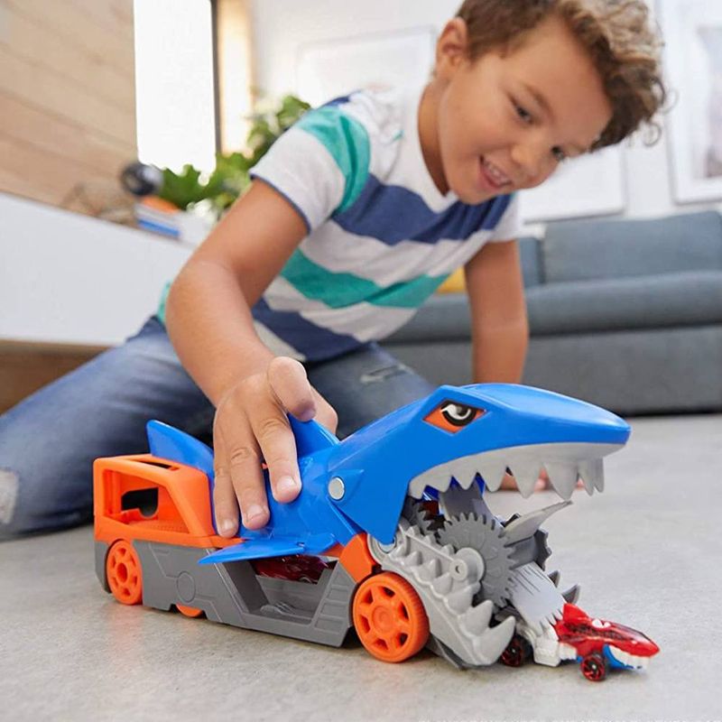 GVG36-Caminhao-Hot-Wheels-Guincho-Tubarao-com-Carrinho-Mattel-3