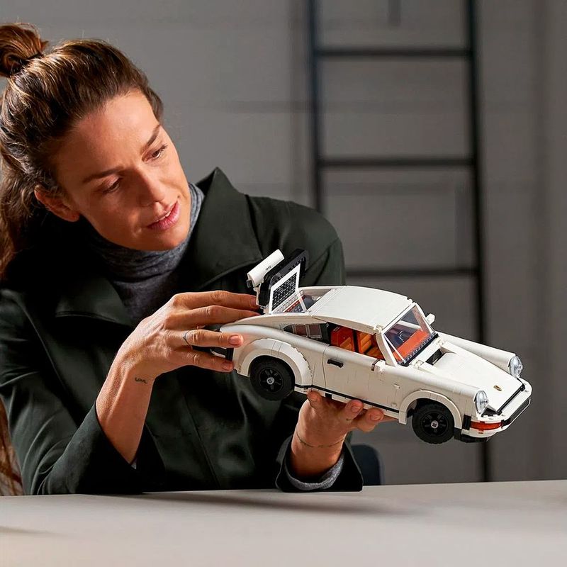 10295-LEGO-Creator-Porsche-911-10295-12
