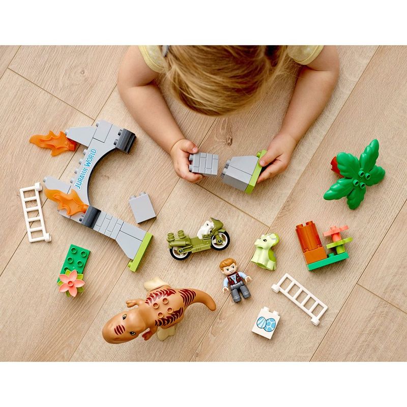 10939-LEGO-DUPLO-Fuga-dos-Dinossauros-T.-rex-e-Triceratops-10939-4