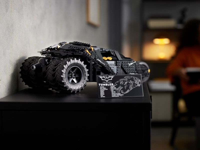 LEGO-Batman---Batmovel-Tumbler-14