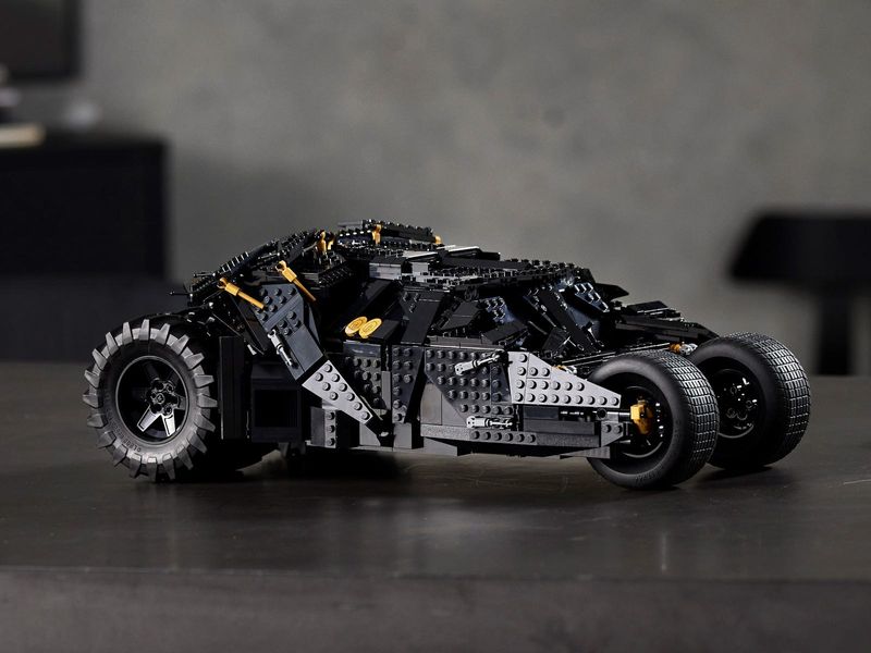 LEGO-Batman---Batmovel-Tumbler-17