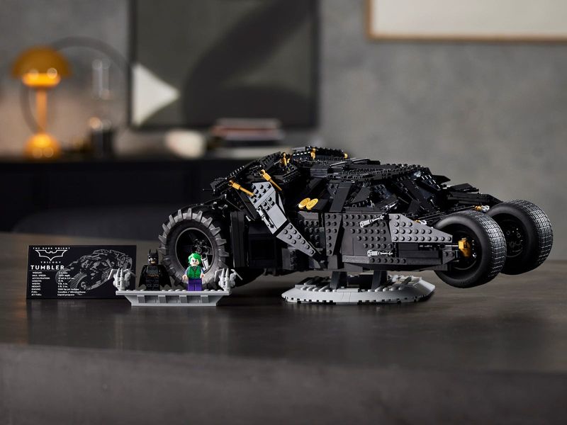 LEGO-Batman---Batmovel-Tumbler-18