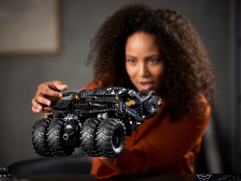 LEGO-Batman---Batmovel-Tumbler-20