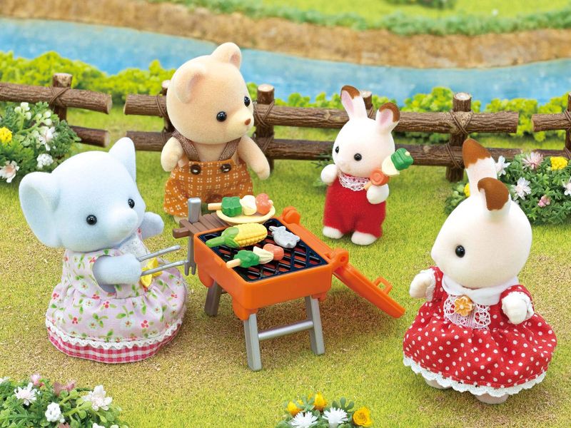 Sylvanian-Families---Conjunto-Piquenique-e-Churrasco---Menina-Elefante---Epoch-6