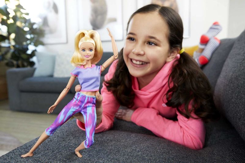 GXF04---Barbie-Yoga-Loira-8