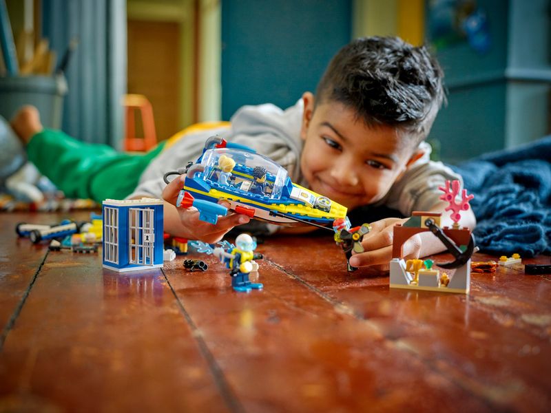 6-LEGO-City---Missoes-Investigativas-da-Policia-Aquatica---60355