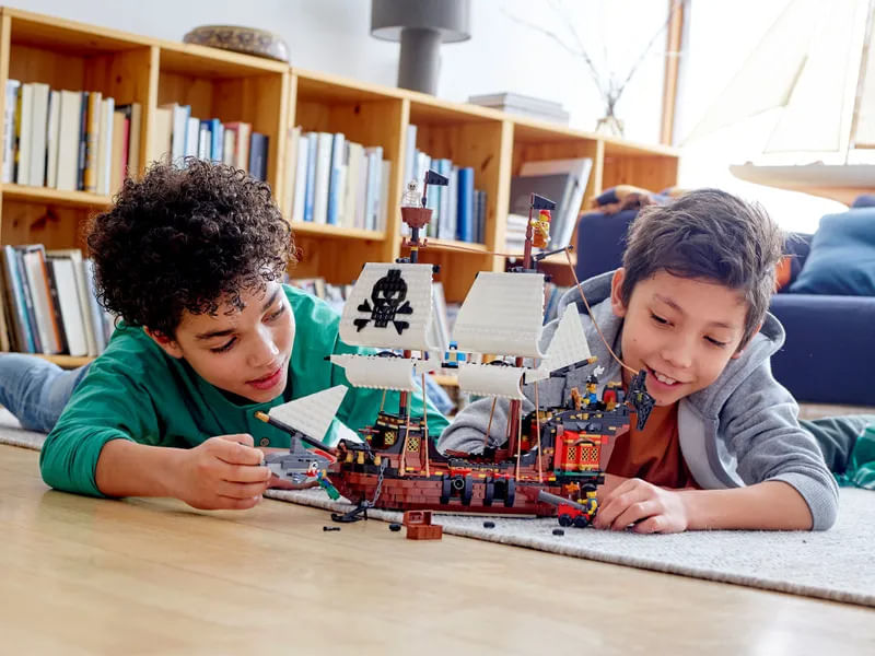 31109---LEGO-Creator-3-em-1---Barco-Pirata-12