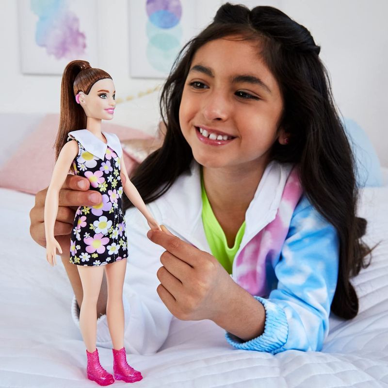 Boneca-Barbie-Fashionista-com-Estojo---Vestido-Florido---Com-Aparelho-Auditivo--187---Mattel-5