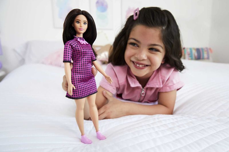 Boneca-Barbie-Fashionista-com-Estojo---Vestido-Rosa-Xadrez---Curvilinea---188---Mattel-5