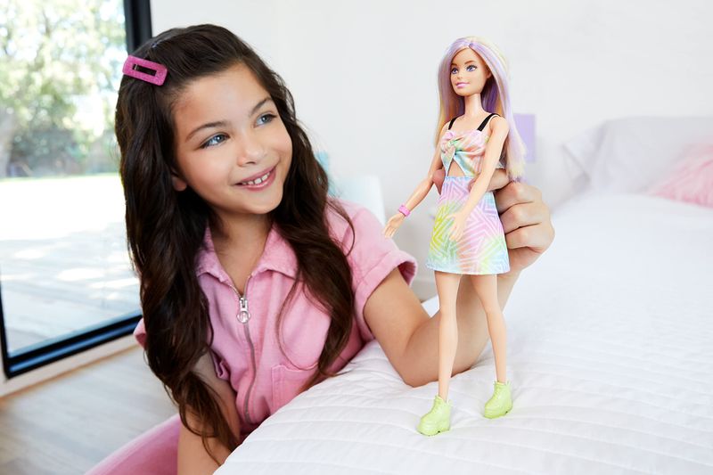 Boneca-Barbie-Fashionista-com-Estojo---Loira-com-Mecha-Rosa---Vestido-Colorido---190---Mattel-5