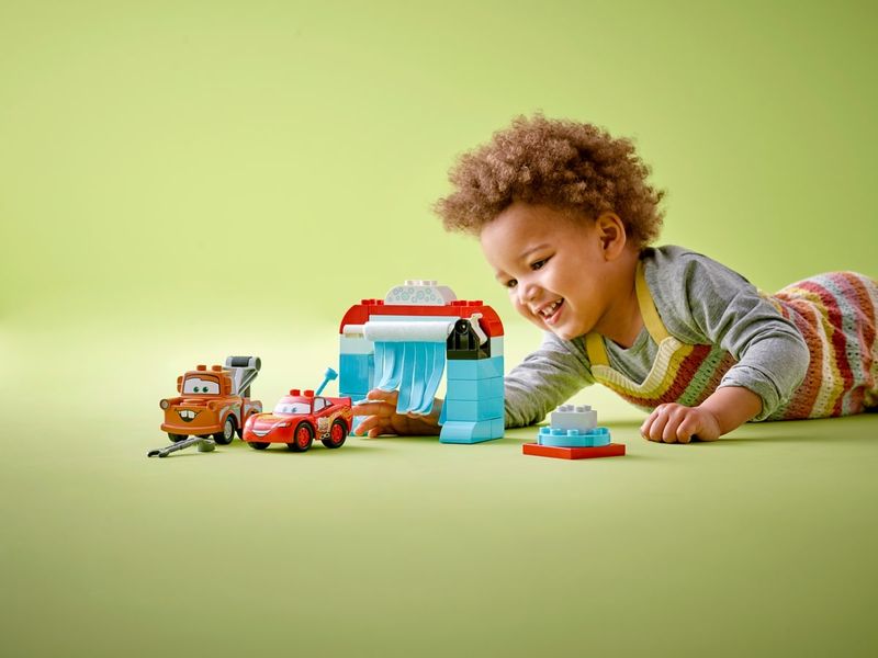 5-LEGO-Duplo---Divertida-Lavagem-de-Carros-de-McQueen-e-Mate---Disney-Carros---10996