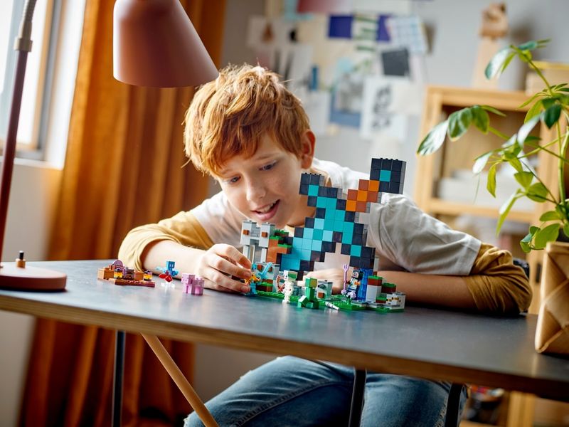9-LEGO-Minecraft---O-Posto-Avancado-da-Espada---21244