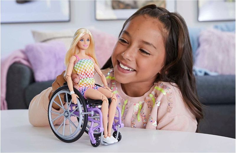 7-Boneca-Barbie-Fashionistas---Cadeirante---Loira---194---Mattel