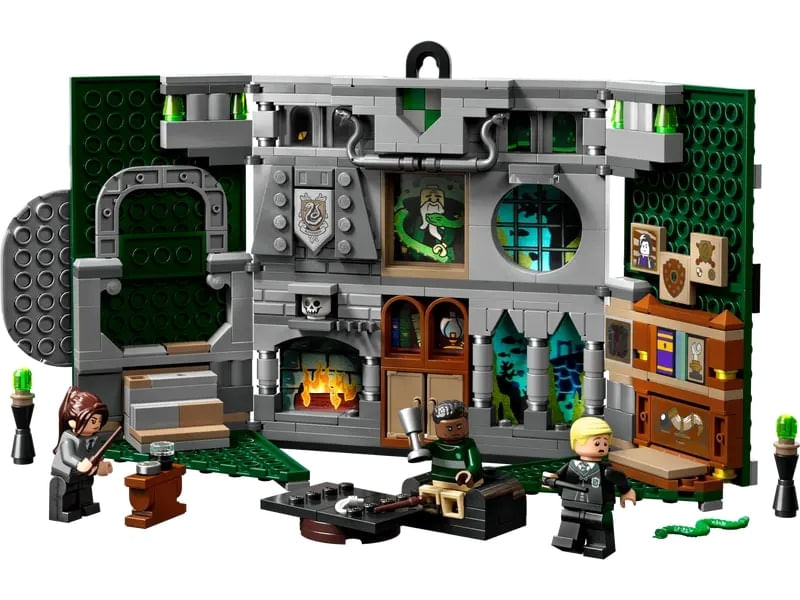 2-LEGO-Harry-Potter---Banner-da-Casa-Sonserina---76410
