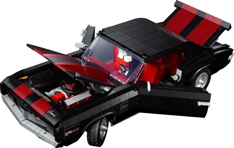 2-LEGO-Icons---Chevrolet-Camaro-Z28---10304