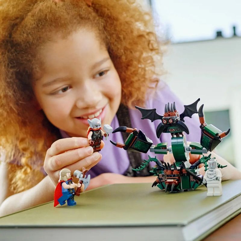 5-LEGO-Marvel---Thor-Love-and-Thunder---Ataque-em-Nova-Asgard---76207