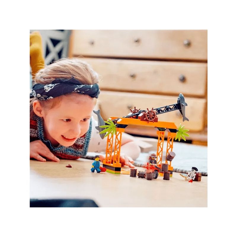 6-LEGO-City-Desafio-das-Acrobacias-Ataque-do-Tubarao---60342