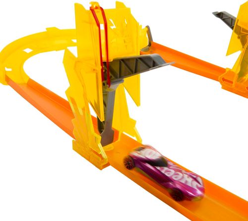 Pista Hot Wheels com Carrinho - Conjunto Lighting Boost - Track Builder Builder - 3 em 1 - Mattel