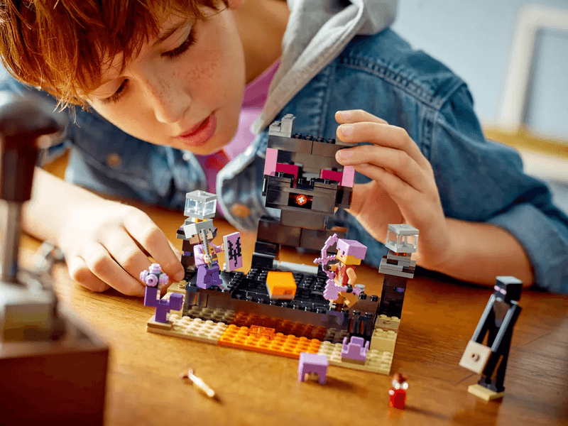 LEGO-Minecraft---A-Arena-do-End---21242-8