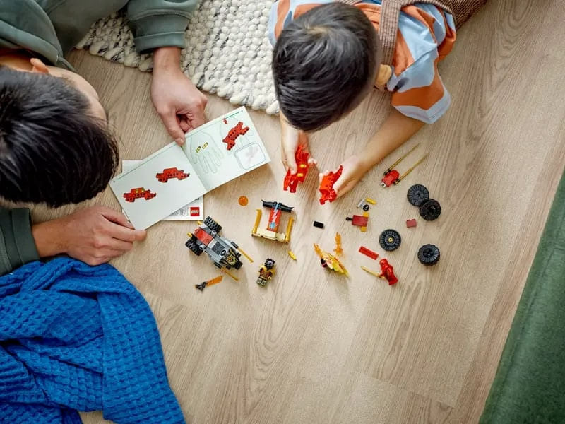LEG71789---LEGO-Ninjago---Batalha-de-Carro-e-Moto-de-Kai-e-Ras---103-Pecas---71789-7