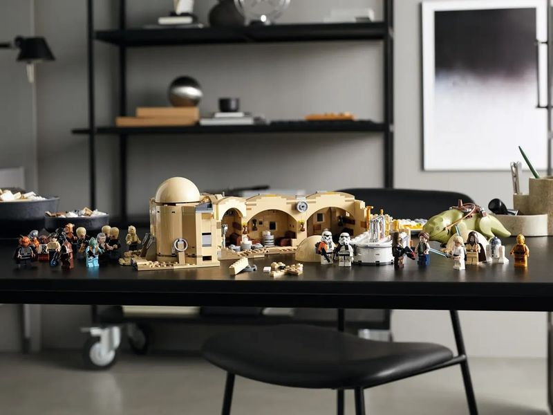 LEGO-Star-Wars---Mos-Eisley-Cantina---3187-Pecas---75290-10