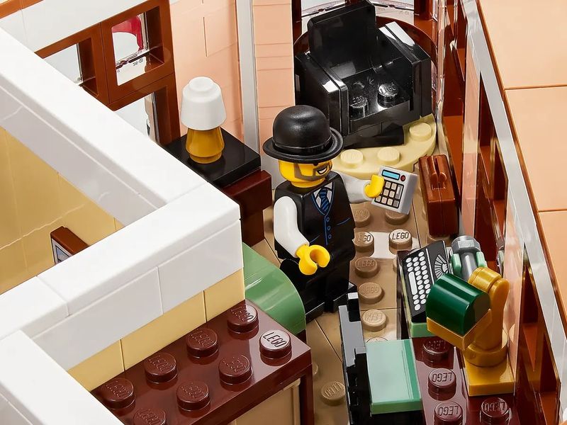 LEGO-Creator-Expert---Hotel-Boutique---3066-Pecas---10297-7