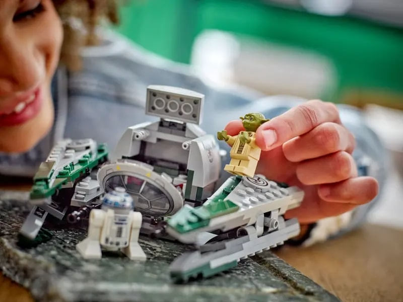 LEGO-Star-Wars----Caca-Estelar-Jedi-do-Yoda---253-Pecas---75360-9