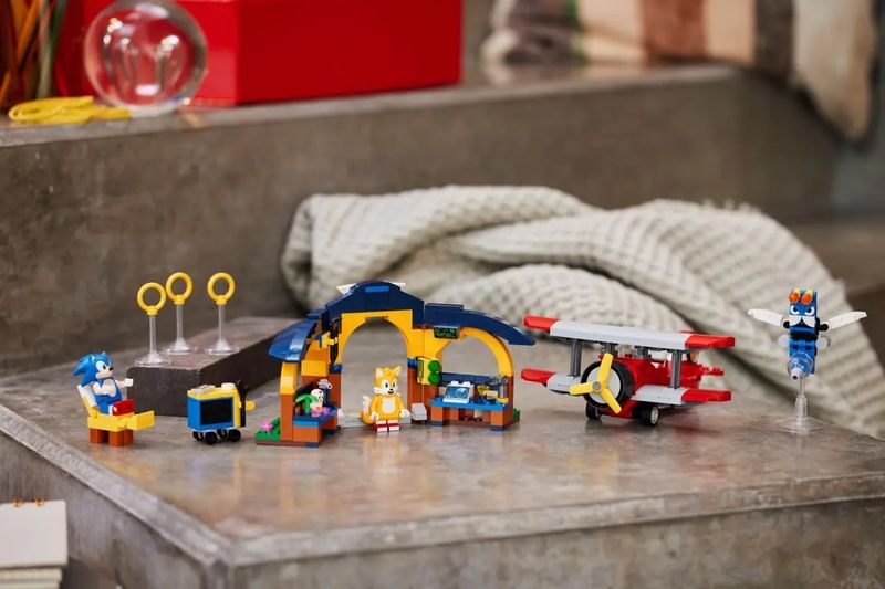 LEGO-Sonic-The-Hedgehog---Oficina-do-Tails-e-Aviao-Tornado---376-Pecas---76991-9