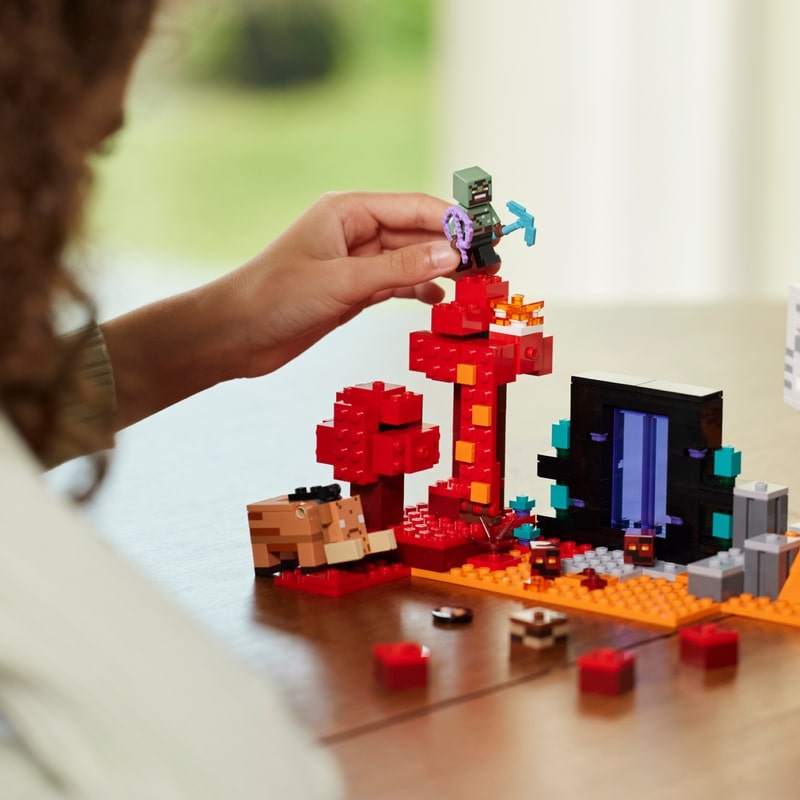 LEG21255---LEGO-Minecraft---A-Emboscada-no-Portal-do-Nether---352-Pecas---21255-9