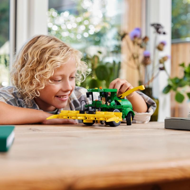 LEG42168---LEGO-Technic---John-Deere-9700-Forage-Harvester---559-Pecas---42168-7