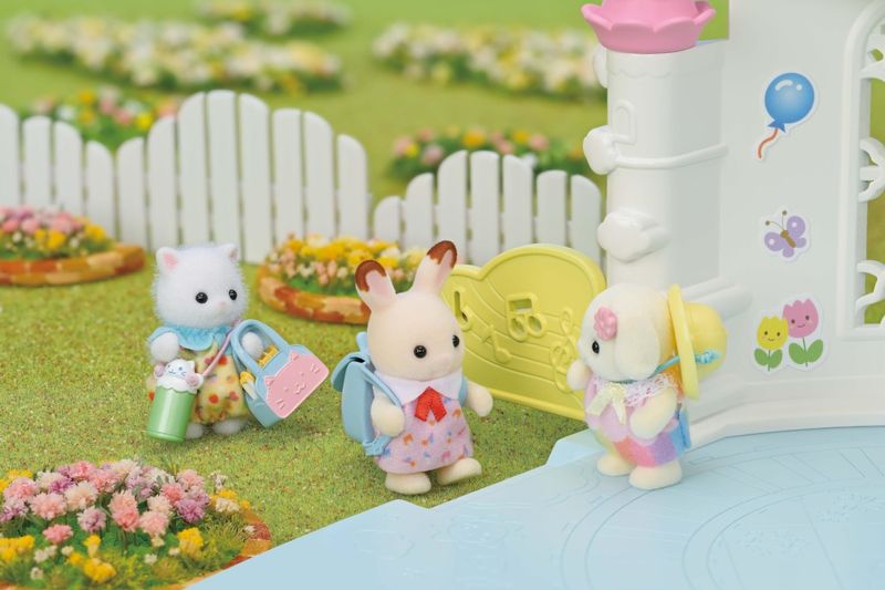 EPO5747---Sylvanian-Families---Caminhando-Juntos---Amigos-do-Jardim-da-Infancia---Epoch-5-compressed
