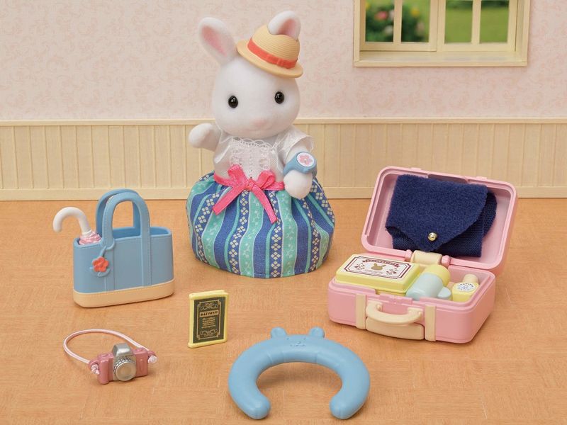 EPO5641---Sylvanian-Families---Mamae-Coelho-Neve---Conjunto-Viagem-Final-de-Semana---Epoch-5
