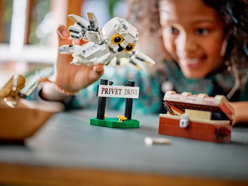 LEGO-Harry-Potter---Hedwig-na-Rua-dos-Alfeneiros-n4---337-Pecas---76425-9