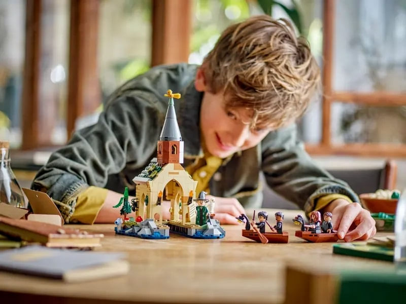 LEGO-Harry-Potter---Casa-dos-barcos-do-Castelo-de-Hogwarts---350-Pecas---76426-6