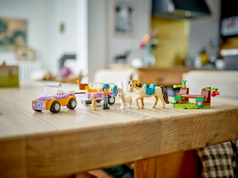 LEGO-Friends---Trailer-com-Cavalo-e-Ponei---105-Pecas---42634-6