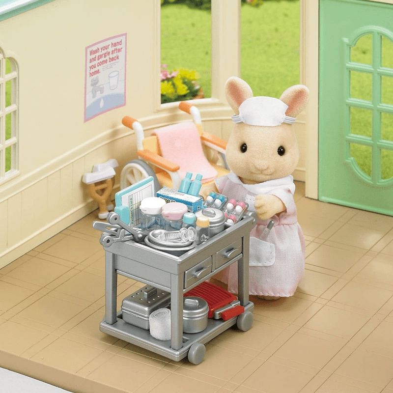 EPO5094---Sylvanian-Families---Enfermeira-do-Campo---Epoch-4