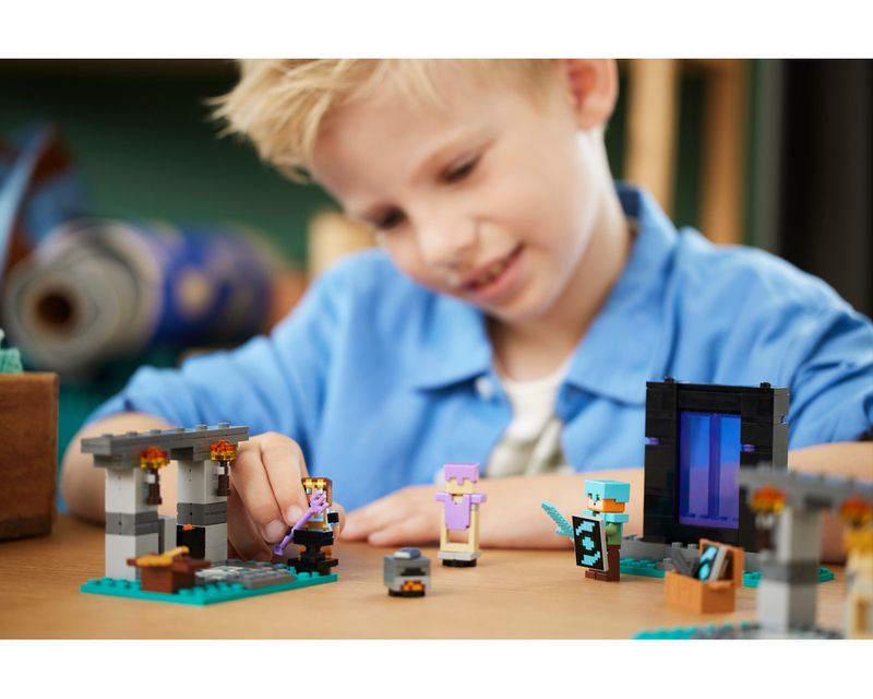 LEG21252---LEGO-Minecraft---O-Arsenal---203-Pecas---21252-9