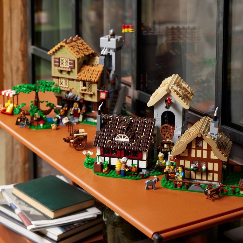 LEG10332---LEGO-Icons---Praca-da-Cidade-Medieval---3304-Pecas---10332-8