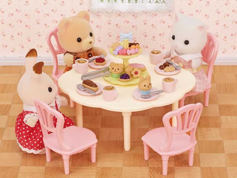 EPO5742---Sylvanian-Families---Conjunto-Festa-de-Doces---Epoch-6