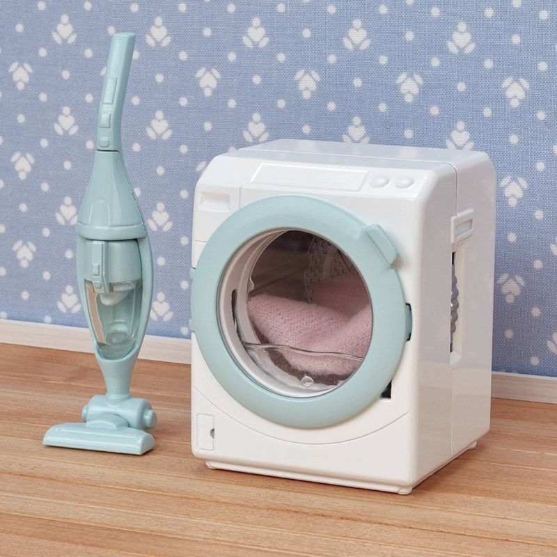 EPO5445---Sylvanian-Families---Maquina-de-Lavar-Roupa-e-Aspirador-de-Po---Epoch-4