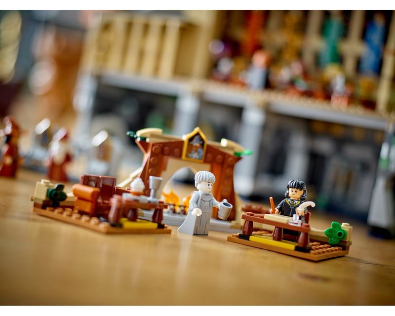 LEG76435---LEGO-Harry-Potter---Castelo-de-Hogwarts-O-Salao-Principal---1732-Pecas---76435-10