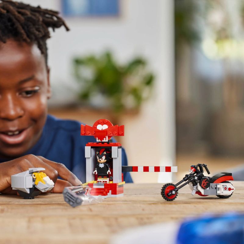 LEG76995 - LEGO Sonic the Hedgehog - Fuga do Shadow - 196 Pecas - 76995 5.jpg