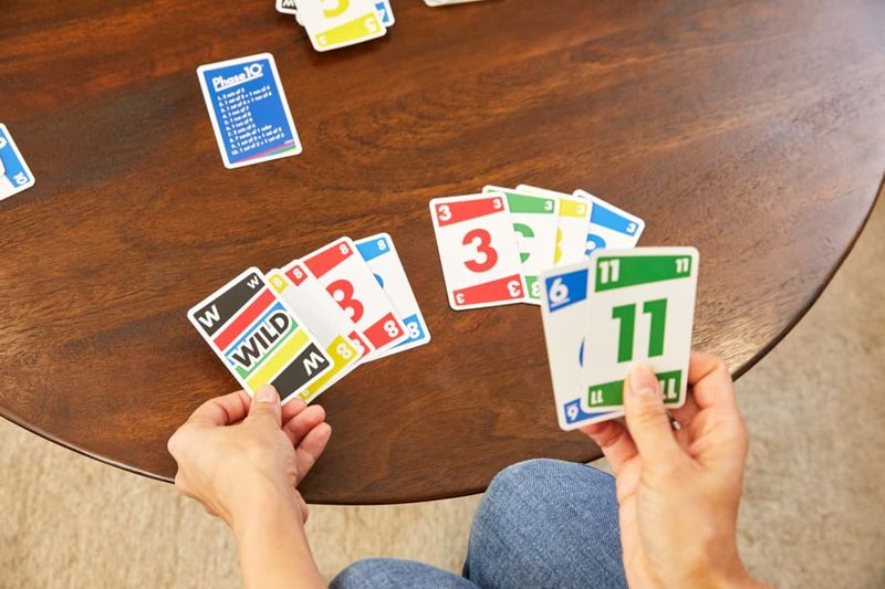 MATW5800 - Jogo de Cartas - Phase 10 - Mattel 5.jpg
