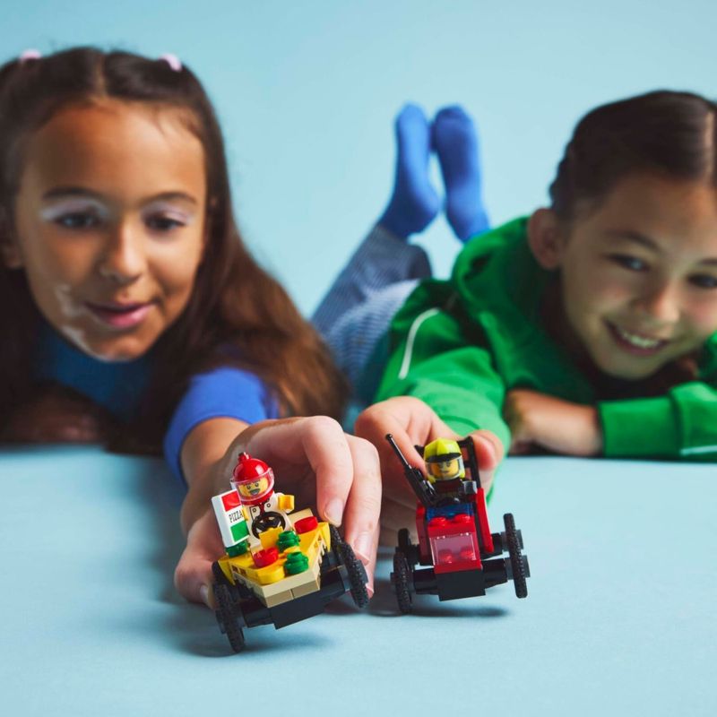 LEG60458 - LEGO City - Carro de Pizza vs Caminhao de Bombeiros - 70 Pecas - 60458 5.jpg