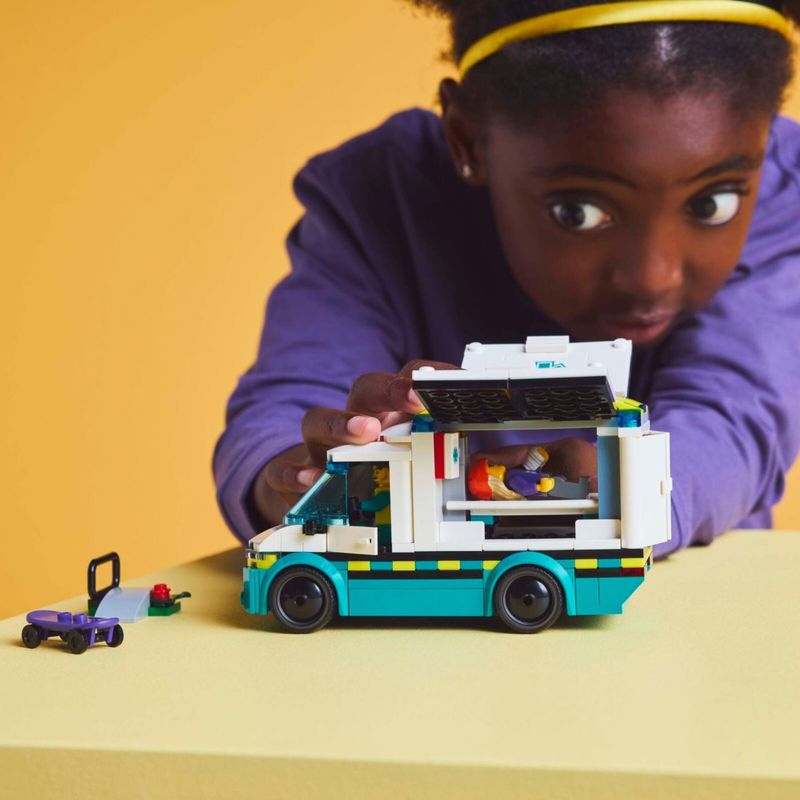 LEG60451 - LEGO City - Ambulancia de Emergencia - 184 Pecas - 60451 6.jpg
