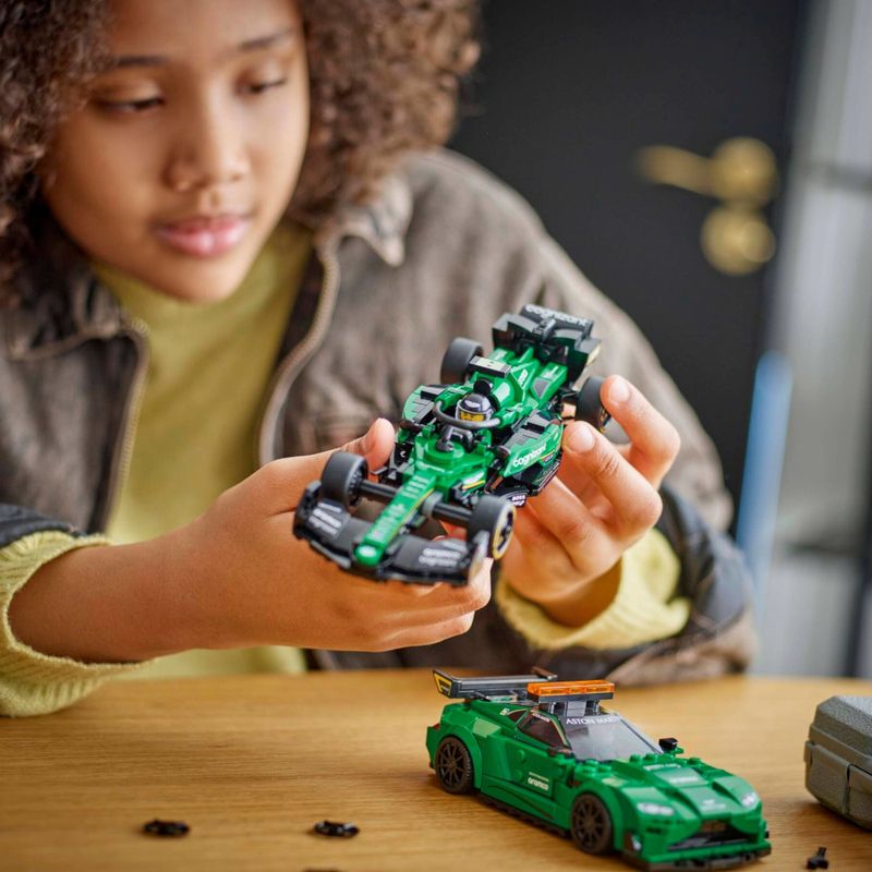 LEG76925 - LEGO Speed - Safety car Aston Martin e AMR23 - 564 Pecas - 76925 10.jpg