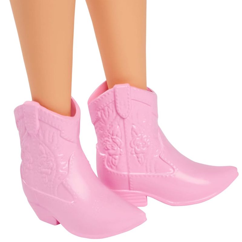 MATFBR37-231---Boneca-Barbie---Vestido-de-Borboletas-e-Botas-Rosas---Fashionista---Mattel-5