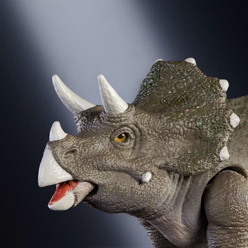 MATHFG54 JDJ07 - Dinossauro Articulado - Triceratops - Hammond Collection - Jurassic World - 17 cm 4