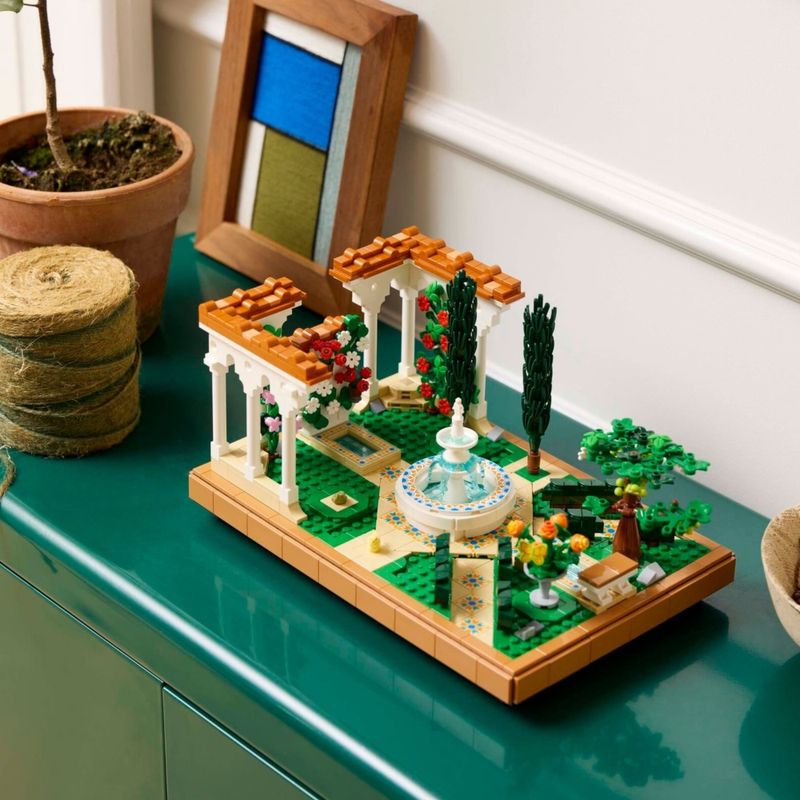 LEG10359 - LEGO Icons - Jardim da Fonte - 1302 Pecas - 10359 7